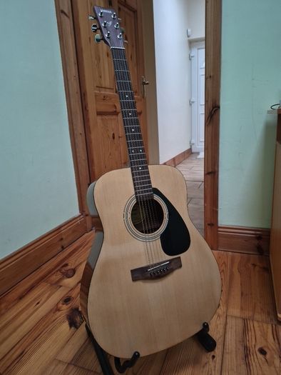 Yamaha F310 Acoustic Guitar