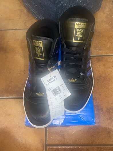 Adidas Trainers Hightop Adidas Original size 6.5 runners brand new