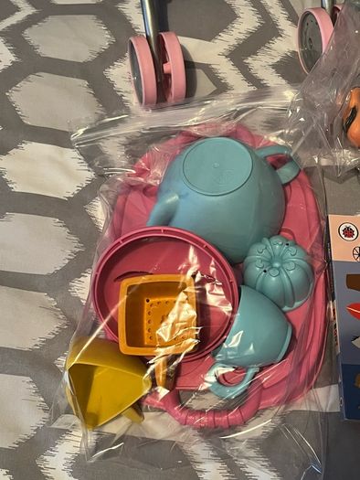 toys