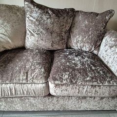 2 Seater Wyvern Sofa