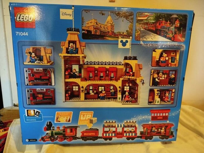 Lego 71044 Disney Train and Station