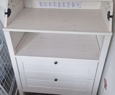 Changing unit with drawers