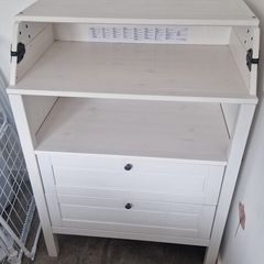 Changing unit with drawers