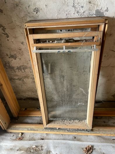 3 vlux windows for sale 300 the lot