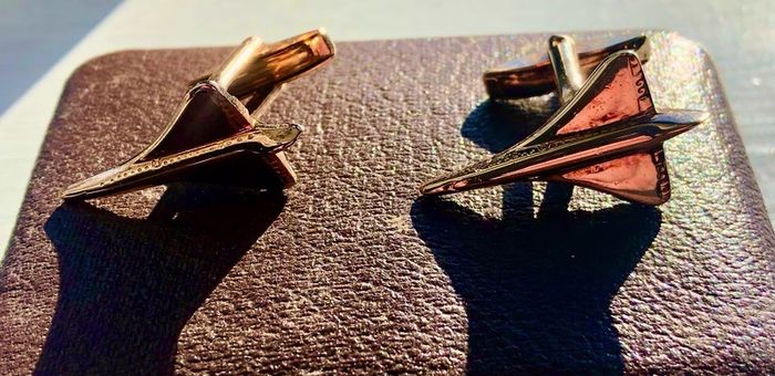 Cuff links