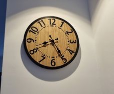 Modernclock (NEW Still in box) 33cm Oak