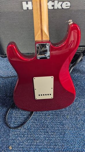 Squire by Fender Strat & Hartke GT60 Piggyback Amp