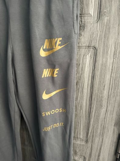 Nike Swoosh Tracksuit - XL Boys