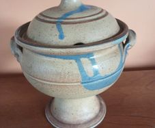 Badger Hill Soup tureen