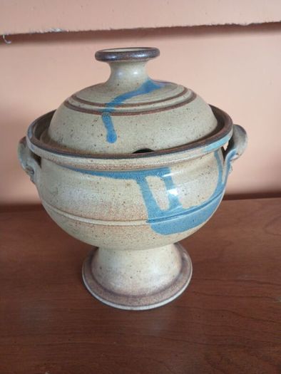Badger Hill Soup tureen