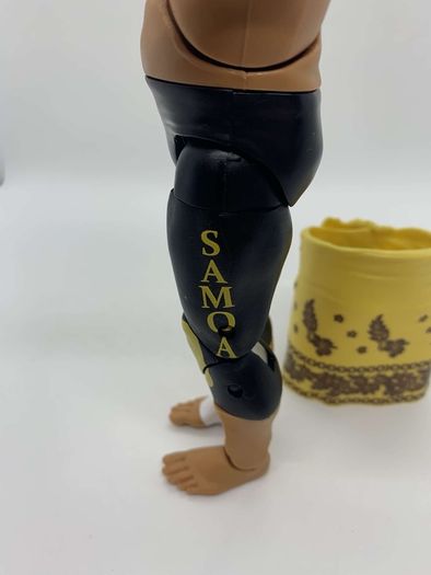 wwe elite HOF Hall Of Fame Afa & Sika action figures