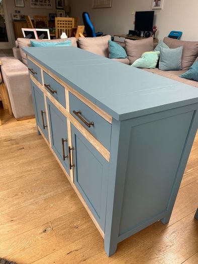 sideboard / dresser