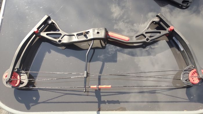 Compound Bow Archery 25'' Like New, 10 Arrows