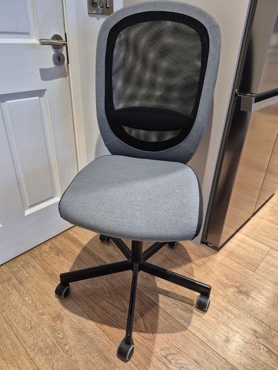 Office desk and chair