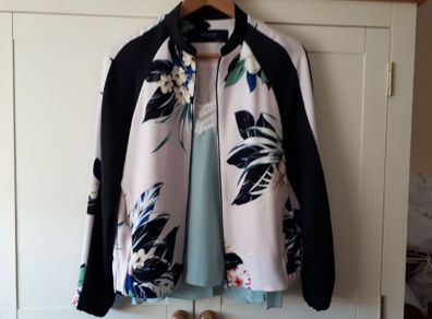 Zara - Jacket and SILK Cami Top - XS - Brand New RRP 130