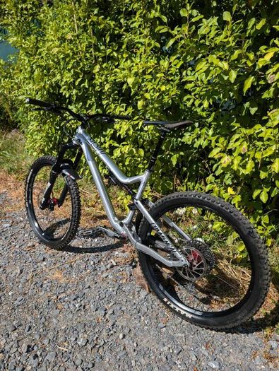 Commencal Meta AM V4.2 RACE