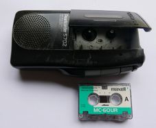 Olympus Pearlcorder Micro Cassette Recorder S702 Handheld - works
