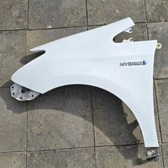 Prius Alpha Wing