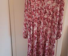 Beautiful satin v neck print dress
