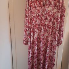 Beautiful satin v neck print dress