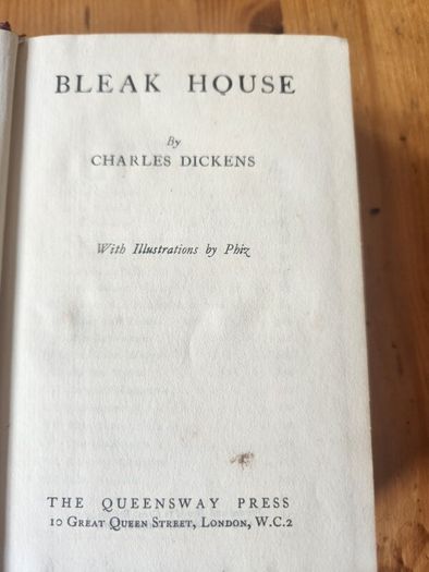 Charles Dickens Set Of 16 Hardback With Many Different Illustrators. See Photos For Same.this Is An Nice Set In Good Condition Featuring Over 20 Of His Famous Novels. See Photos For Same.