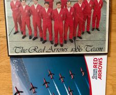 Red Arrows 1986 Team picture frame and Magazine