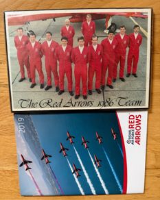 Red Arrows 1986 Team picture frame and Magazine