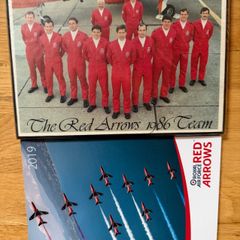 Red Arrows 1986 Team picture frame and Magazine