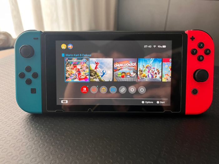 Nintendo Switch Bundle - Pristine V2 (4 Joycons + Mario Kart + 512GB)