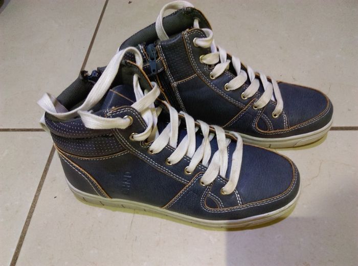Boy Shoes / Boots, Size 3