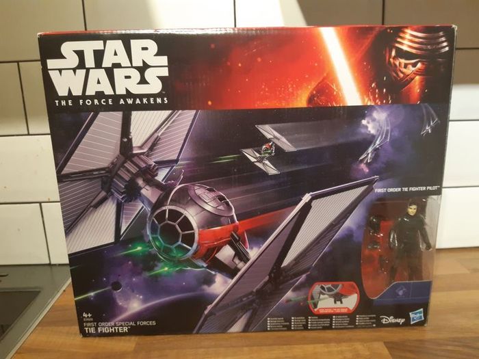 Star Wars TFA TIE Fighter