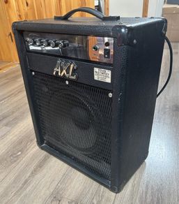 Axl B35 - 35w Bass Amp
