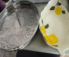 Cavalier Silver Plated on Brass Made in Englan       Silver Plated Pierced Gallery Serving Platter Tray. in very good condition. 85.00 euro SOLD.Vintage Ovel leaf-shaped ceramic Fruit bowl featuring a lemon pattern . 25.00 euro.
