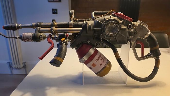 Far Cry 6 - Flamethrower Replica & Collector's Items (No Game)