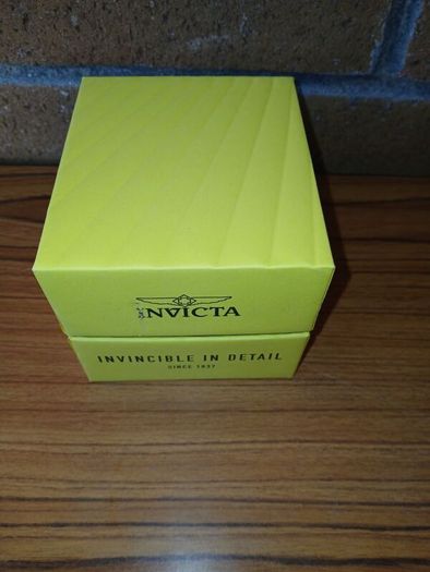 New Invicta gents watch on steel braclet.