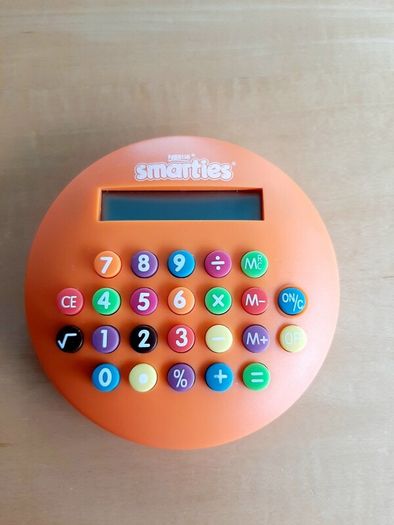 Retro design Smarties calculator