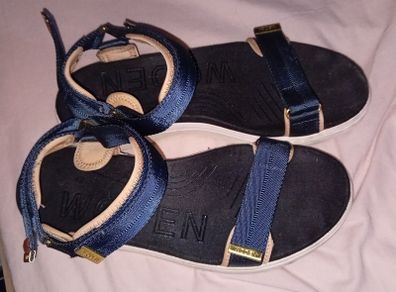 woden sandals
