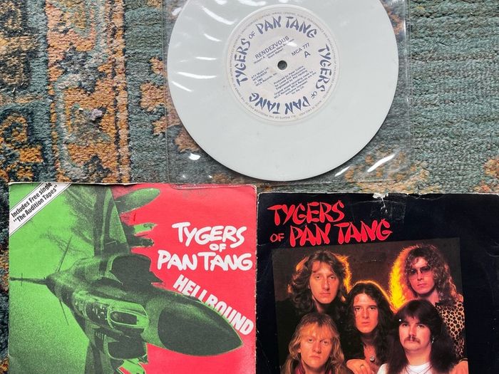 Tigers of Pan Tang 3 singles 1 of which is a double in vg+ condition
