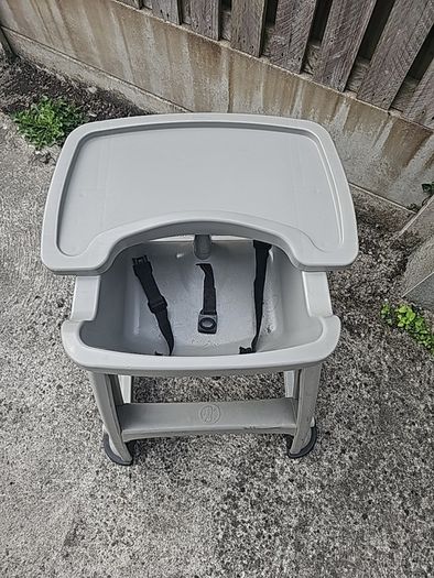 Rubbermaid commercial high chair