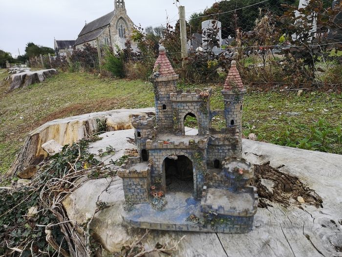 castle handcrafted model, great decoration