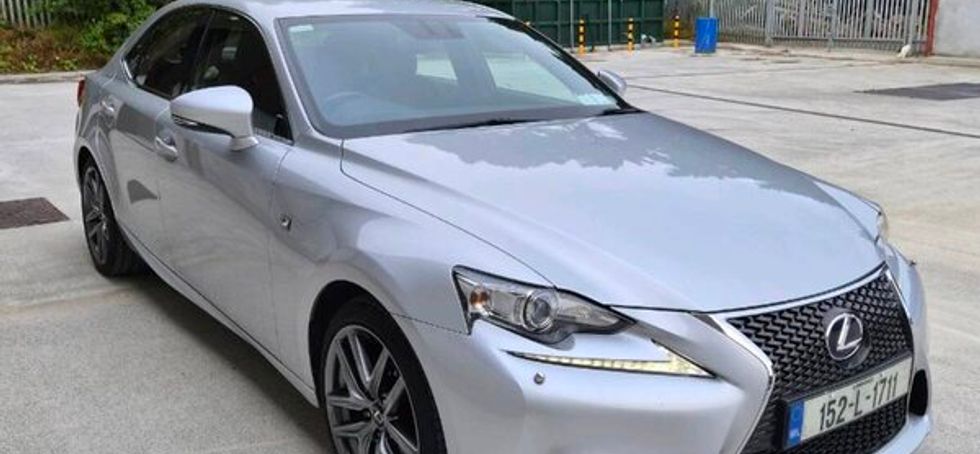 Lexus is 300h F Sport 132,300 km