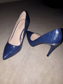 Blue size 6 shoes