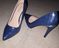 Blue size 6 shoes