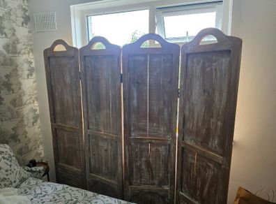Room divider