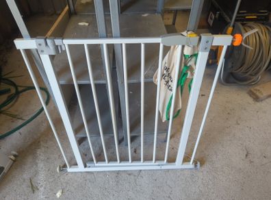 2 baby stair gates
