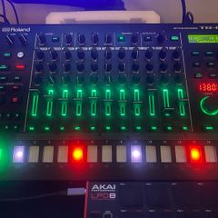 Roland TR8