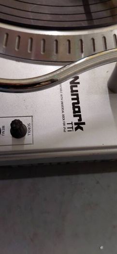 Numark TTi turntable