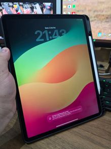 iPad Pro 12.9 3rd Gen 64GB | Apple Pencil 2 | Complete | Excellent Condition