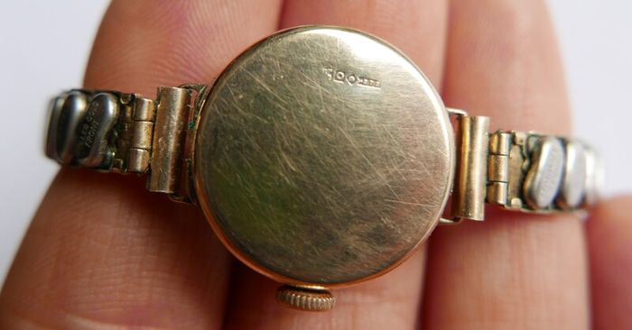 Vintage 1920s Solid 9Ct Gold 375 Lanco 15 Jewel Cased Ladies Manual Wristwatch (works well)