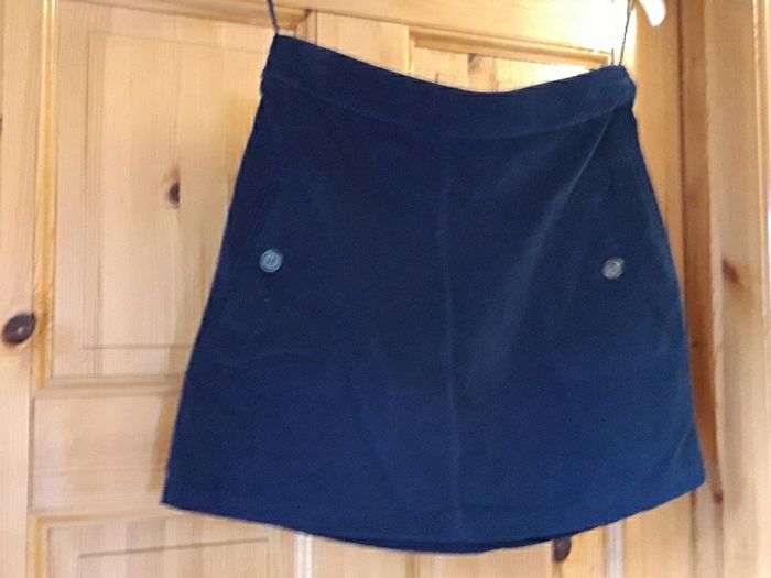 Cooperative skirt (uk 8)